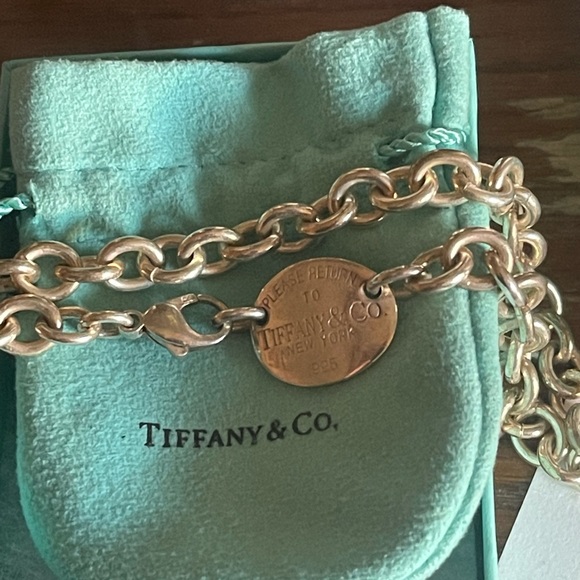 Authentic Tiffany & Co oval tag choker. Authenticated on my other listing. - Picture 5 of 8